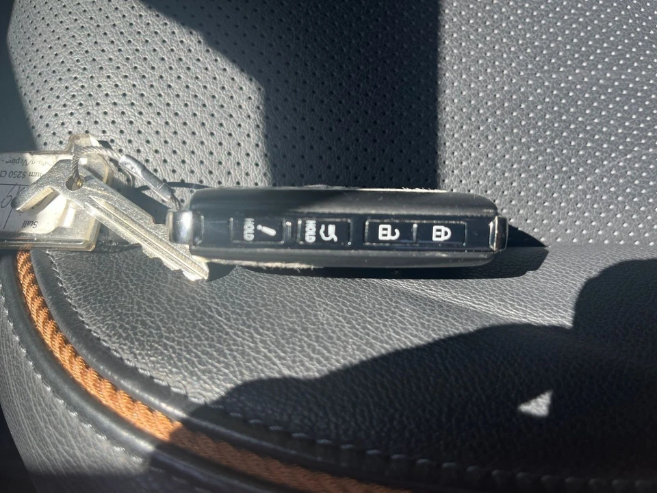 2025 Mazda CX-50 - Image 15 of 31