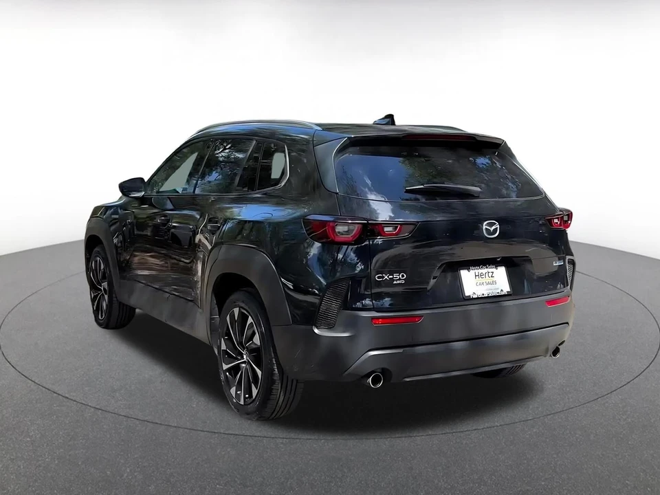 2025 Mazda CX-50 - Image 13 of 31