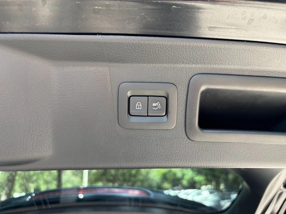 2025 Mazda CX-50 - Image 26 of 31