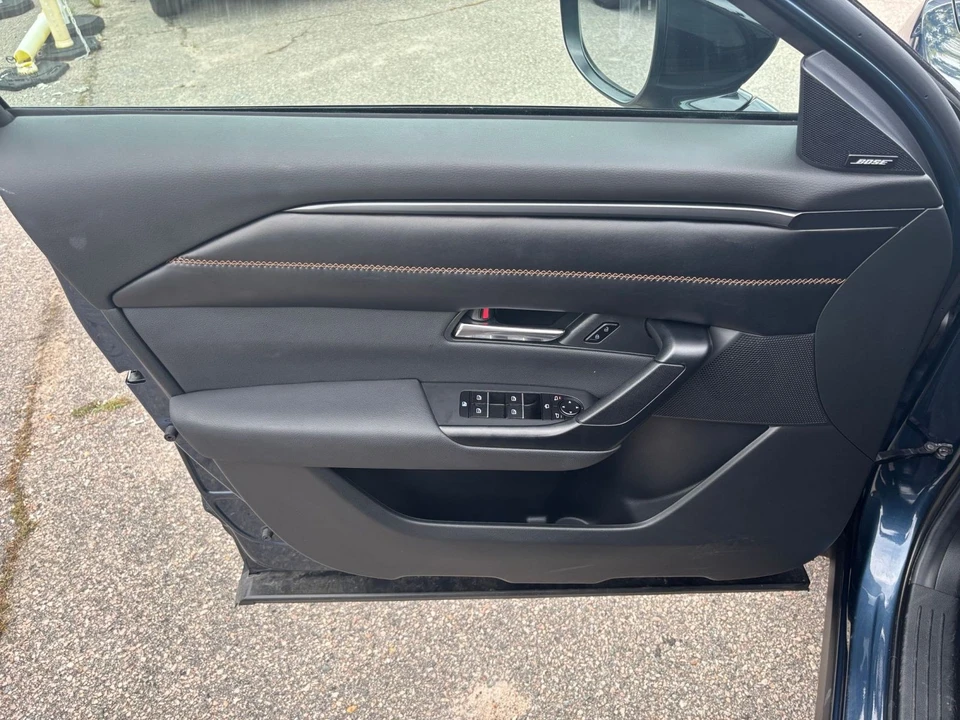 2025 Mazda CX-50 - Image 17 of 31