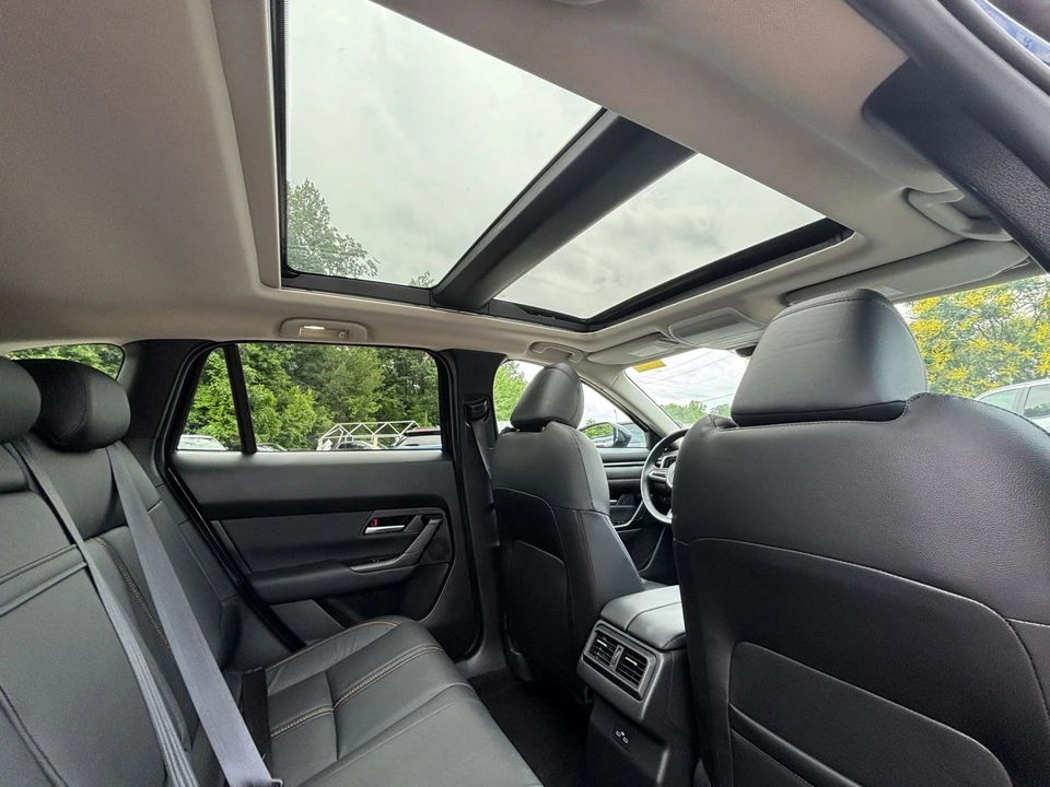 2025 Mazda CX-50 - Image 27 of 31
