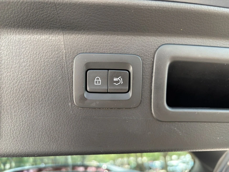 2025 Mazda CX-50 - Image 26 of 31