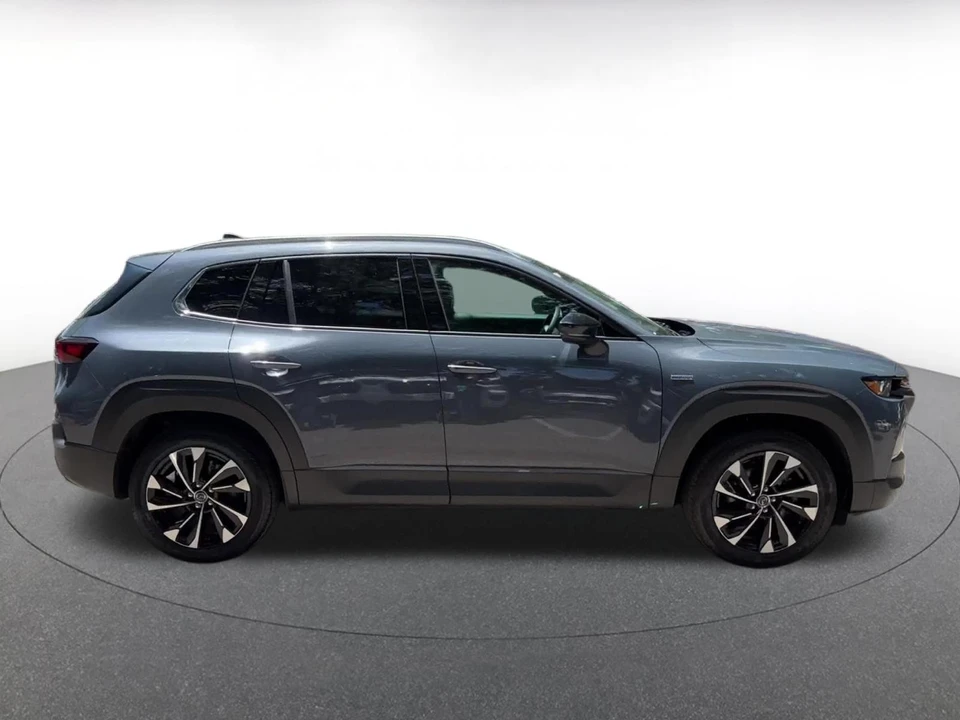 2025 Mazda CX-50 - Image 14 of 31