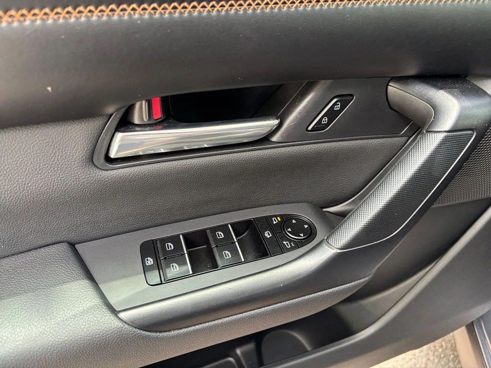 2025 Mazda CX-50 - Image 20 of 31