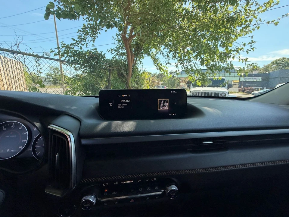 2025 Mazda CX-50 - Image 24 of 31