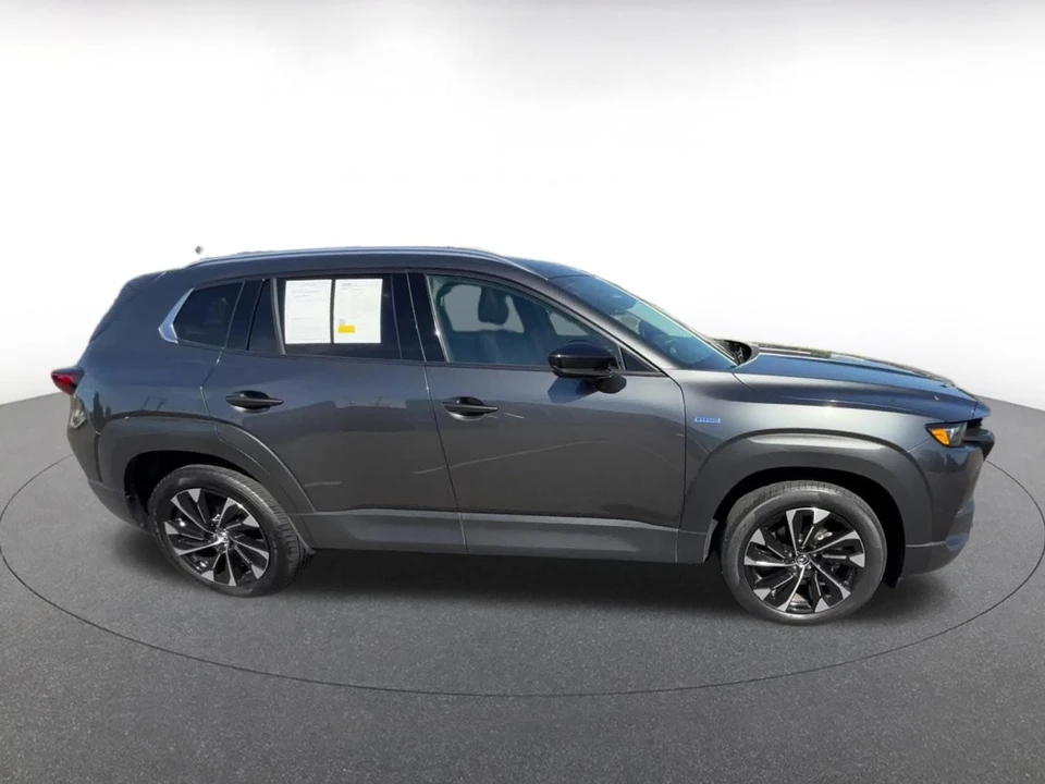 2025 Mazda CX-50 - Image 17 of 31