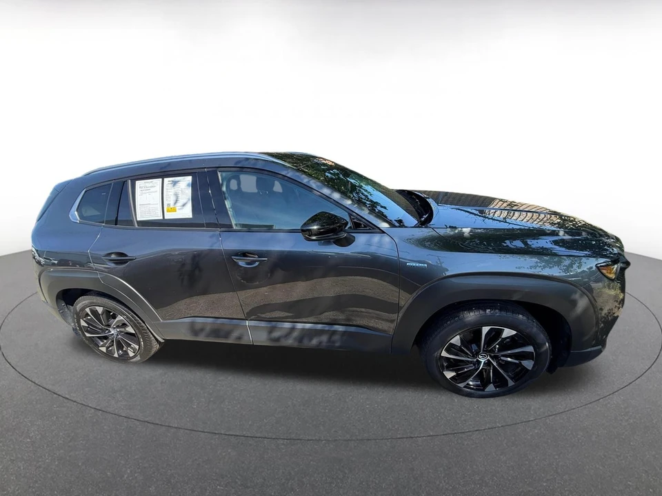 2025 Mazda CX-50 - Image 16 of 31