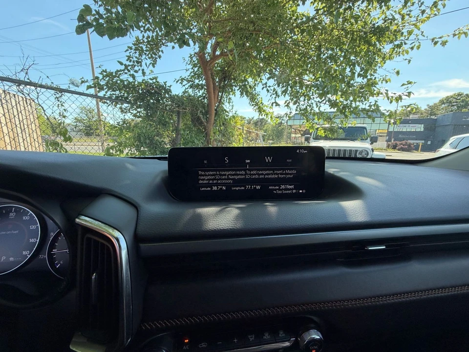 2025 Mazda CX-50 - Image 23 of 31