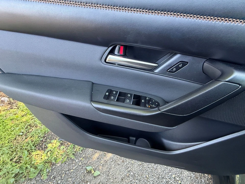 2025 Mazda CX-50 - Image 22 of 31