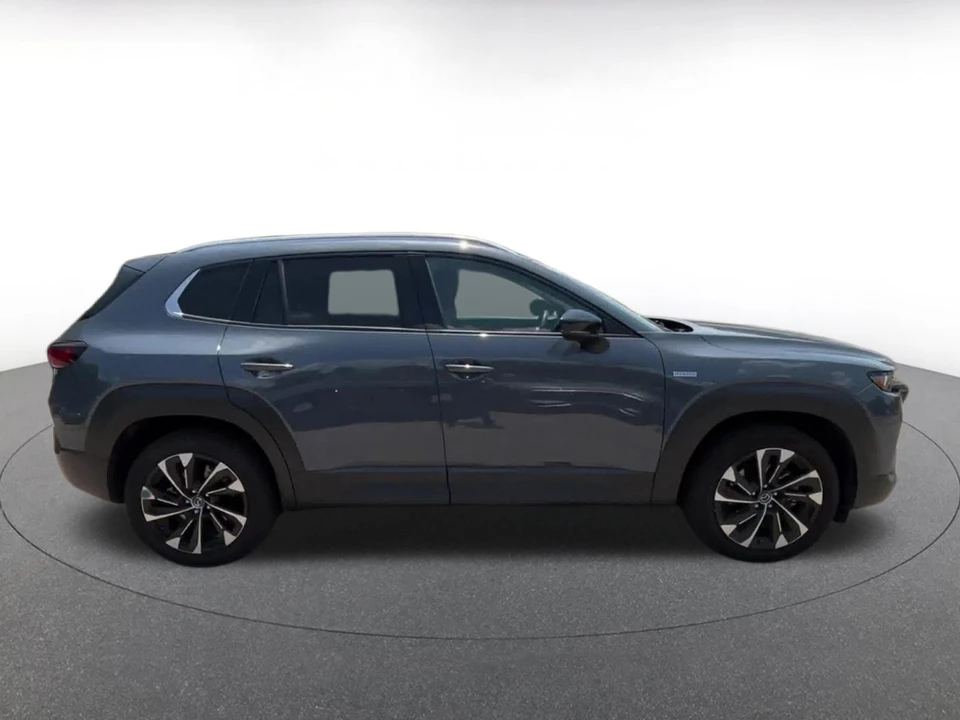2025 Mazda CX-50 - Image 18 of 31
