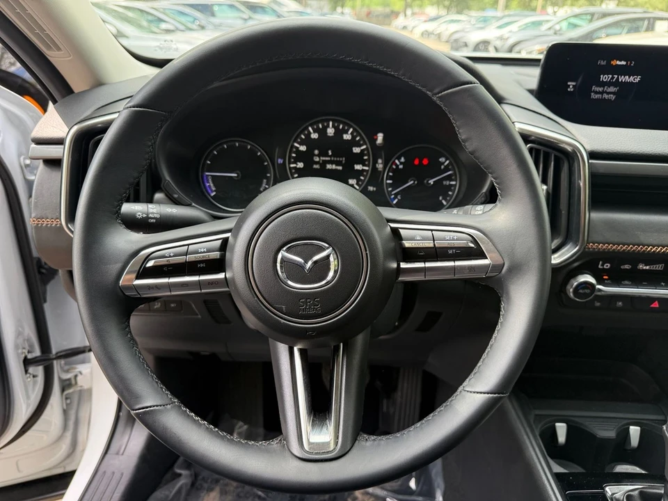 2025 Mazda CX-50 - Image 22 of 31