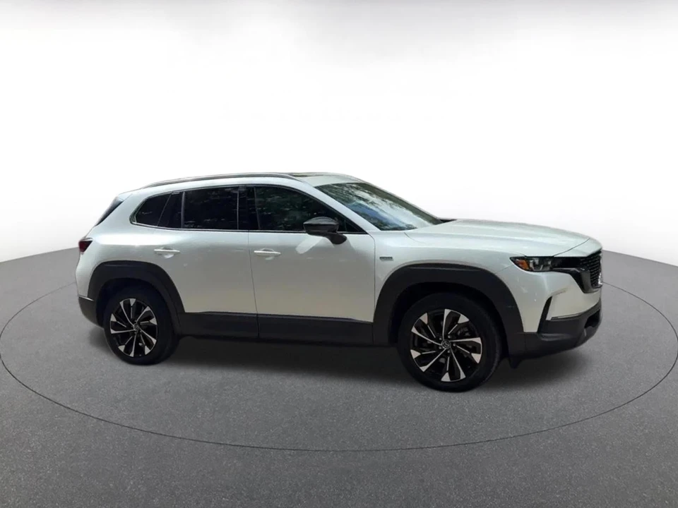 2025 Mazda CX-50 - Image 2 of 31