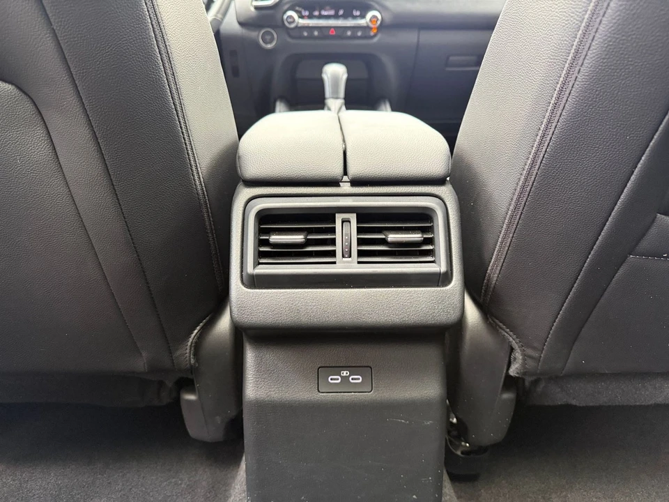 2025 Mazda CX-50 - Image 24 of 31