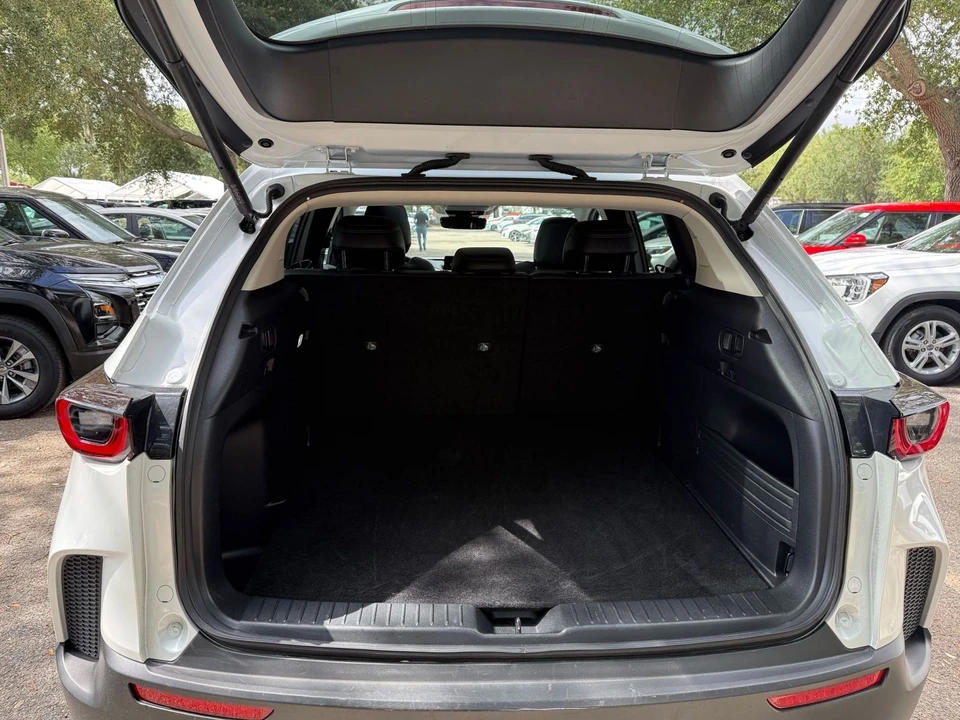 2025 Mazda CX-50 - Image 25 of 31