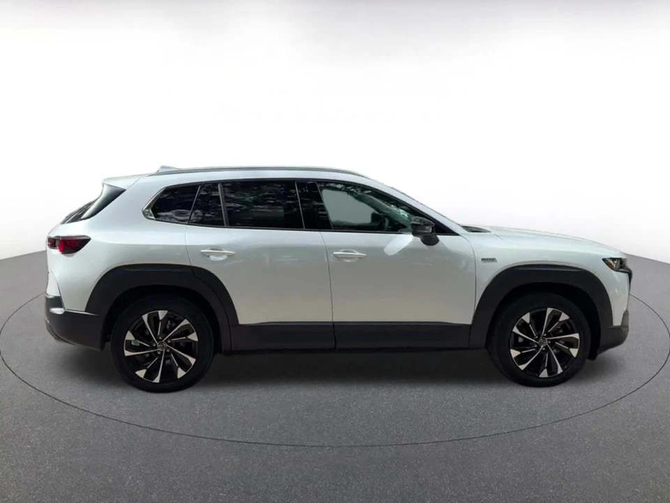 2025 Mazda CX-50 - Image 18 of 31