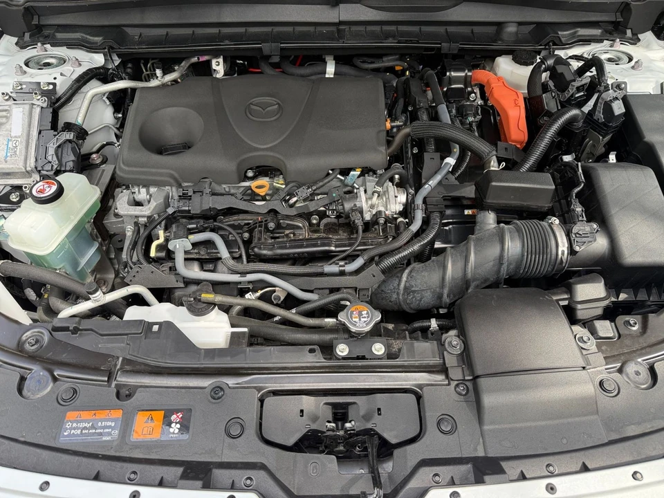 2025 Mazda CX-50 - Image 26 of 31