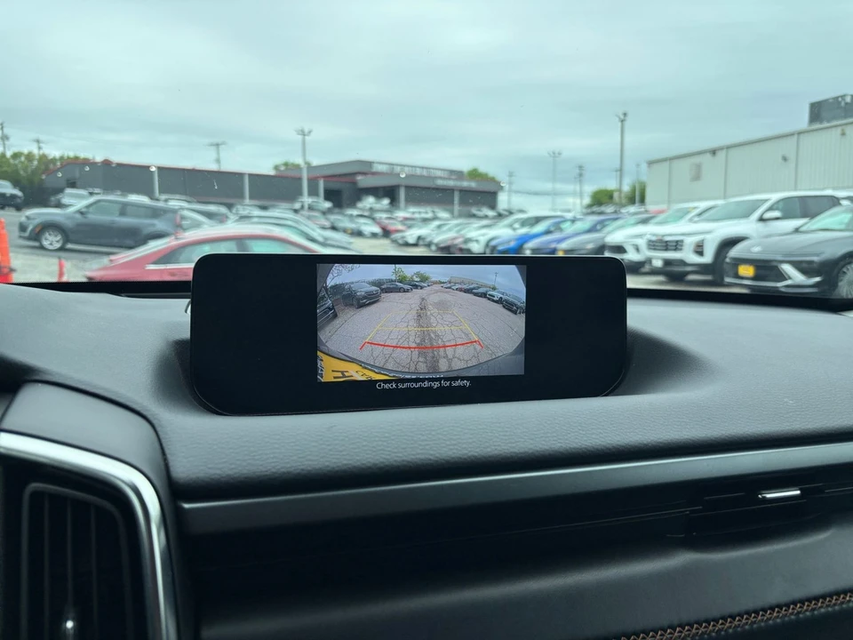 2025 Mazda CX-50 - Image 18 of 31