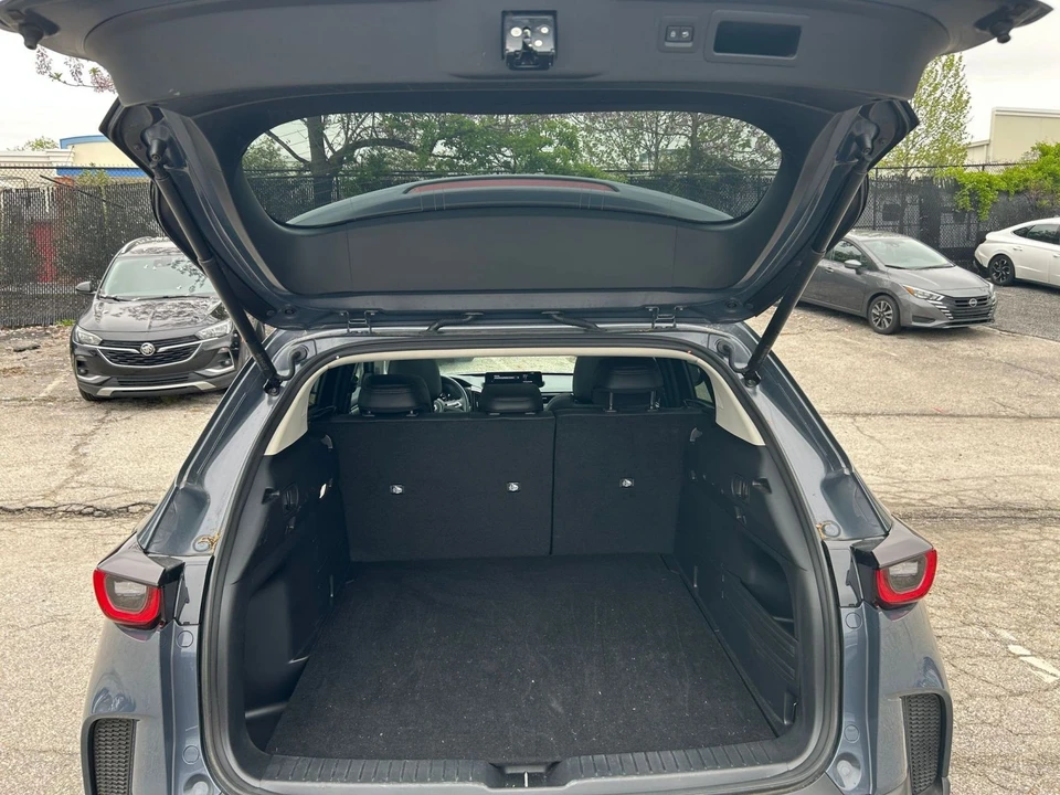 2025 Mazda CX-50 - Image 23 of 31