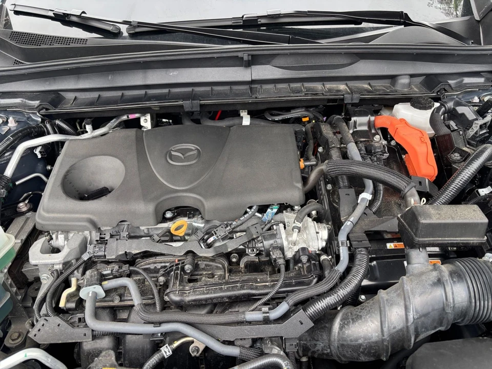 2025 Mazda CX-50 - Image 24 of 31