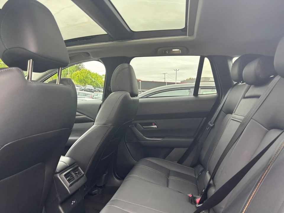 2025 Mazda CX-50 - Image 19 of 31