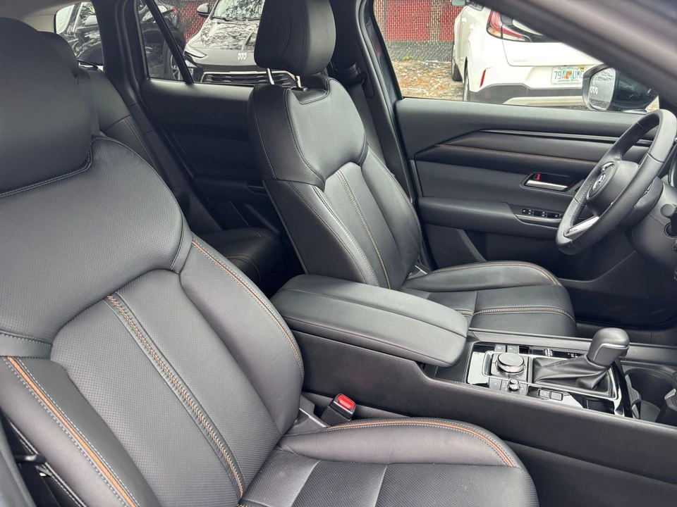 2025 Mazda CX-50 - Image 28 of 31
