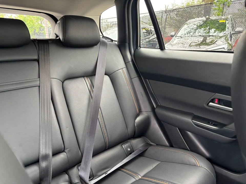 2025 Mazda CX-50 - Image 27 of 31