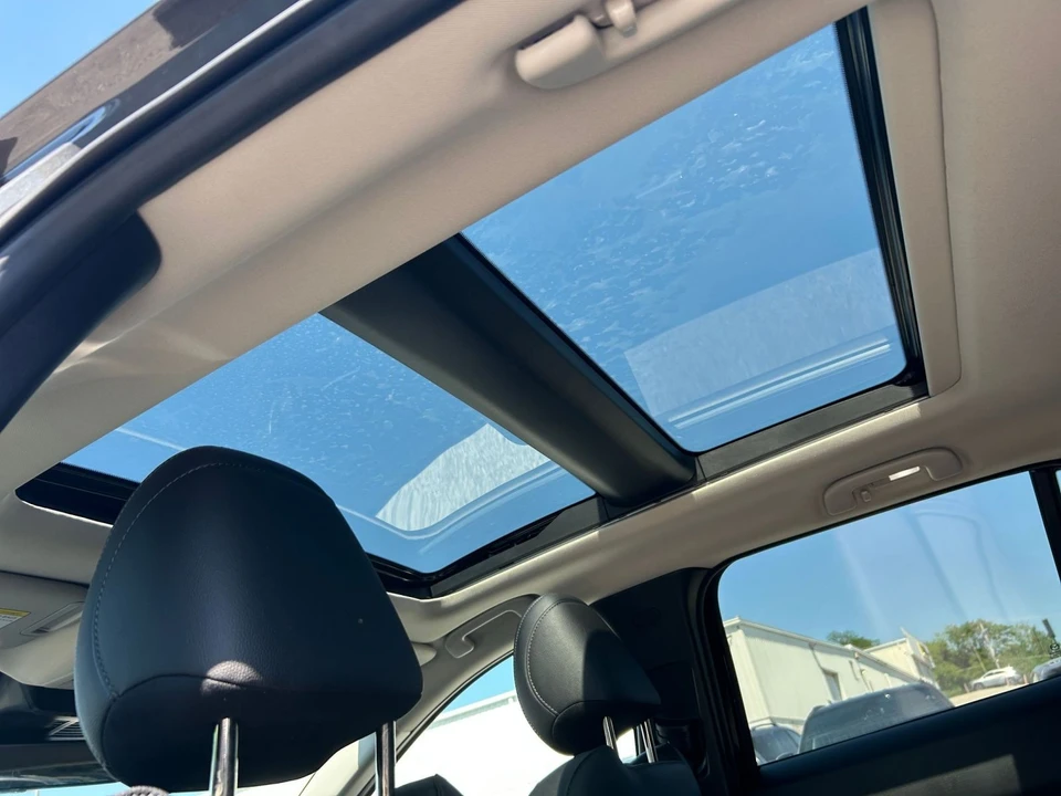 2025 Mazda CX-50 - Image 25 of 31