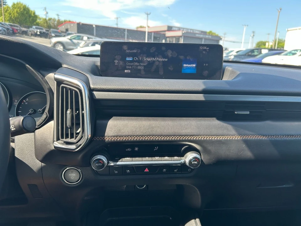 2025 Mazda CX-50 - Image 19 of 31