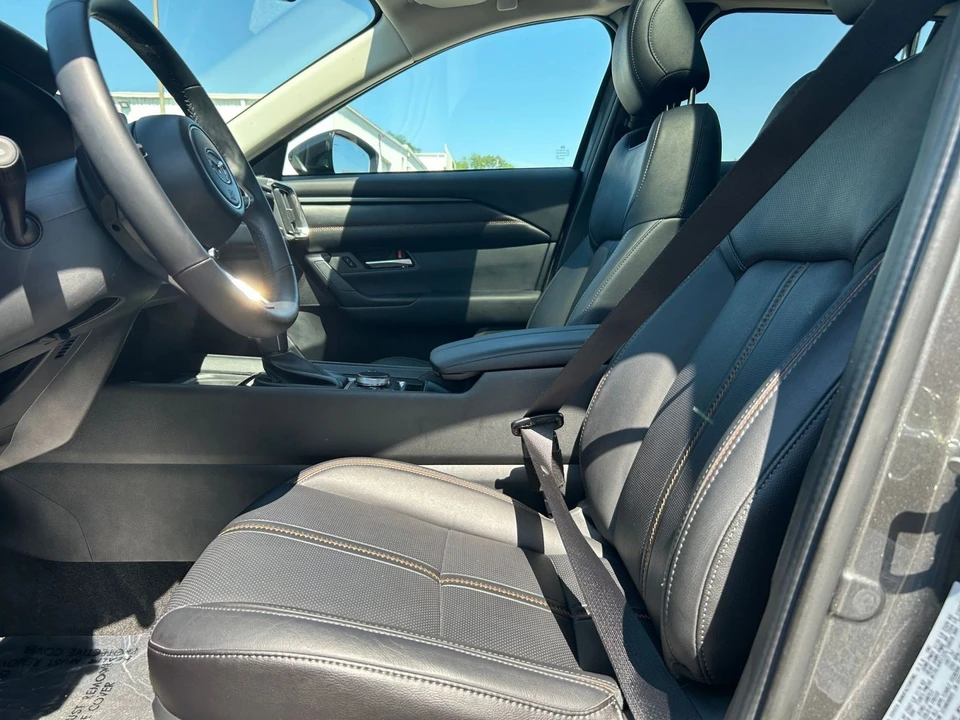 2025 Mazda CX-50 - Image 24 of 31