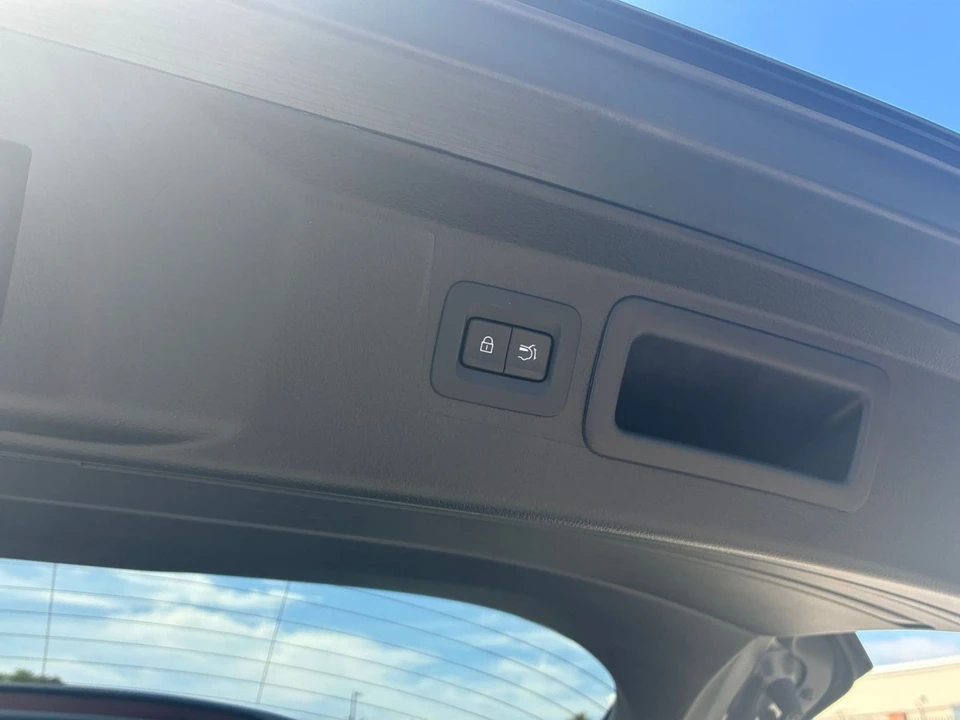 2025 Mazda CX-50 - Image 21 of 31