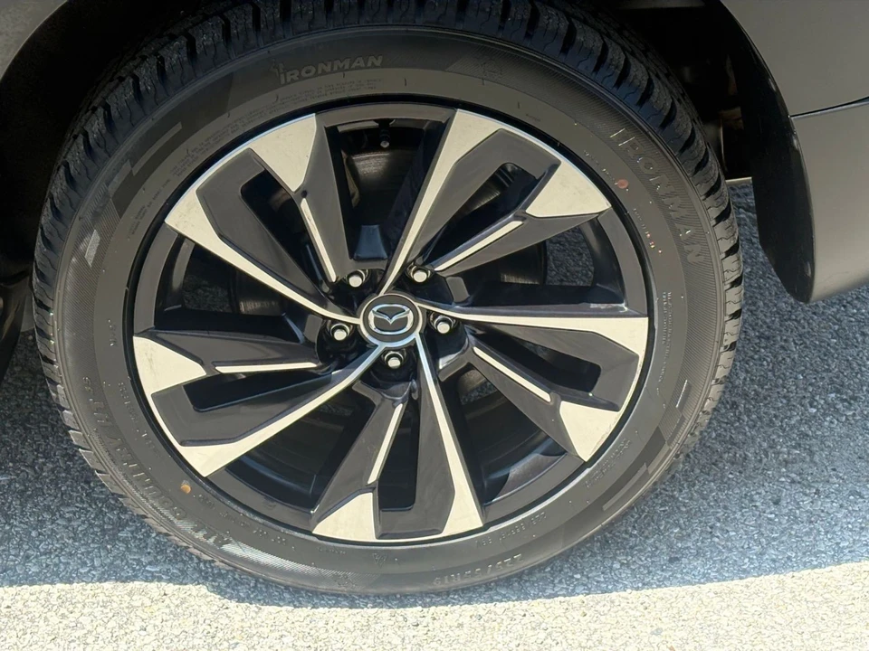 2025 Mazda CX-50 - Image 28 of 31