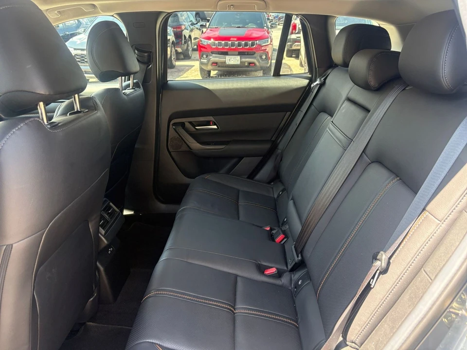 2025 Mazda CX-50 - Image 23 of 31