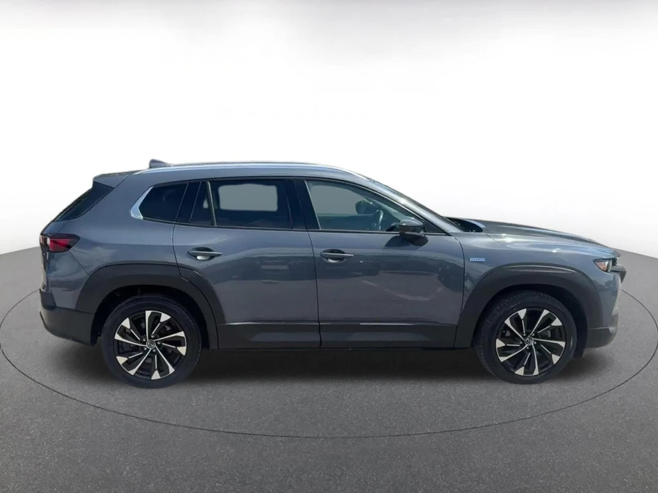 2025 Mazda CX-50 - Image 17 of 31