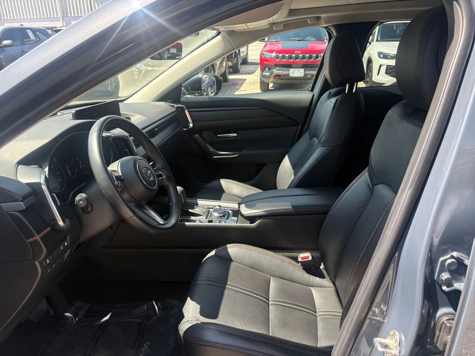 2025 Mazda CX-50 - Image 24 of 31