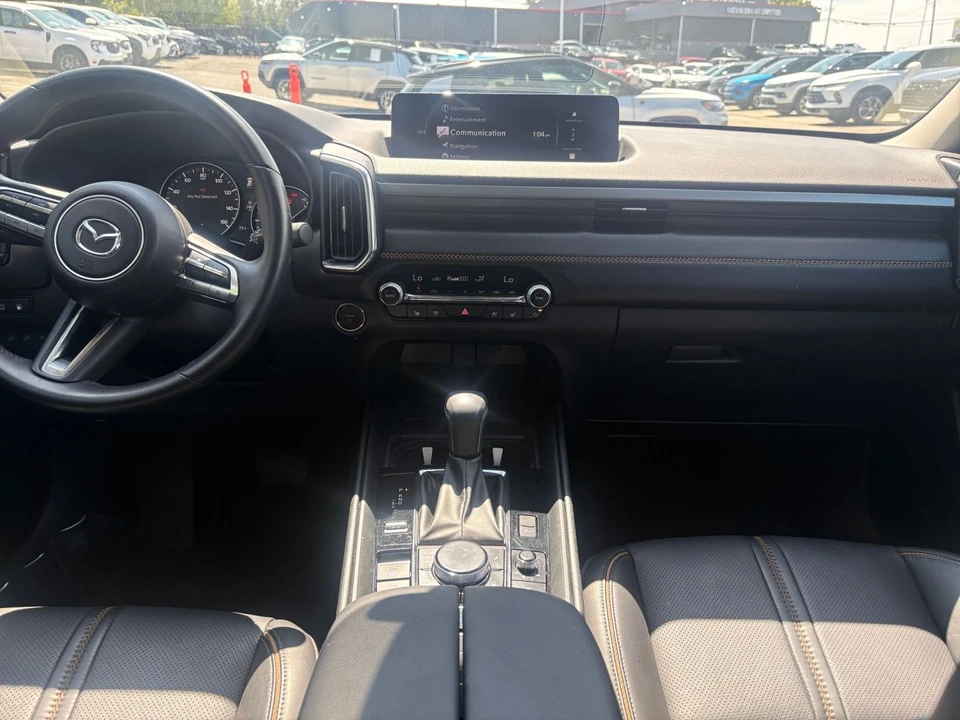 2025 Mazda CX-50 - Image 18 of 31