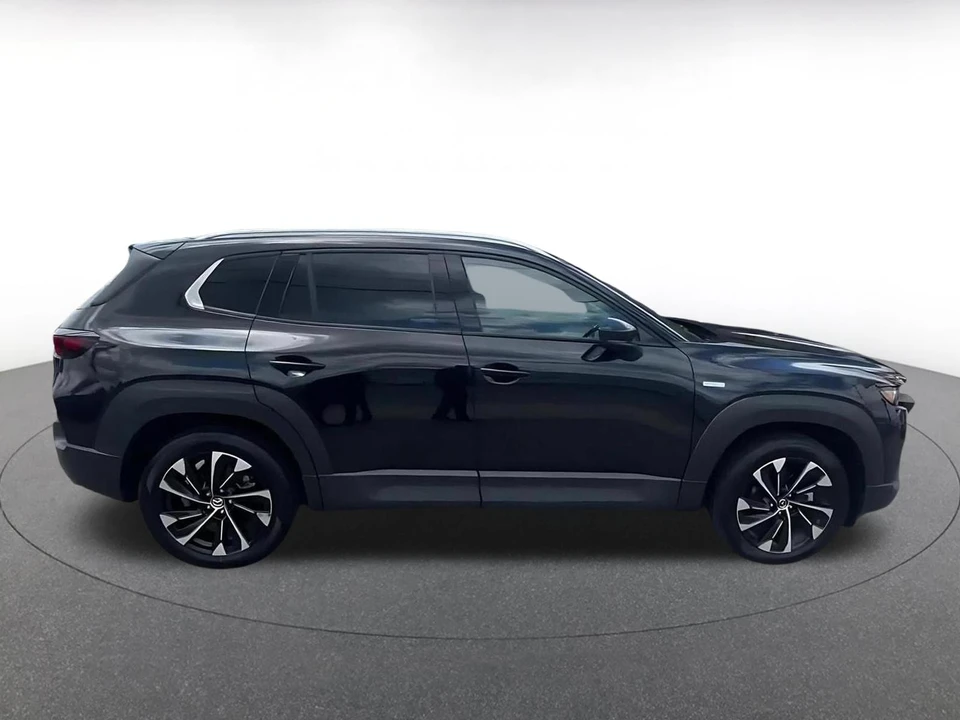 2025 Mazda CX-50 - Image 18 of 31