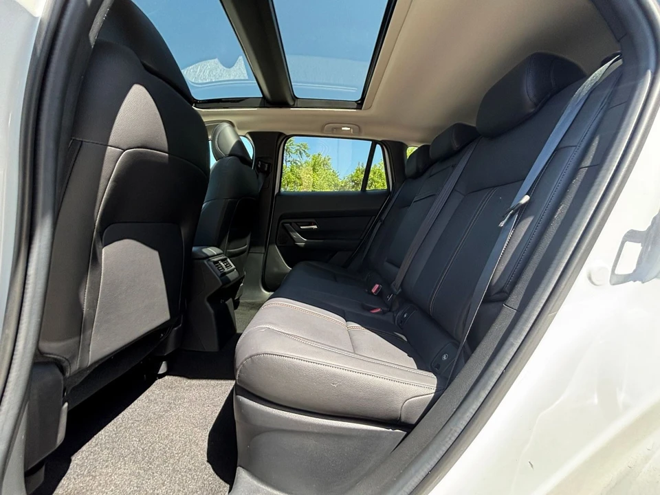 2025 Mazda CX-50 - Image 25 of 31