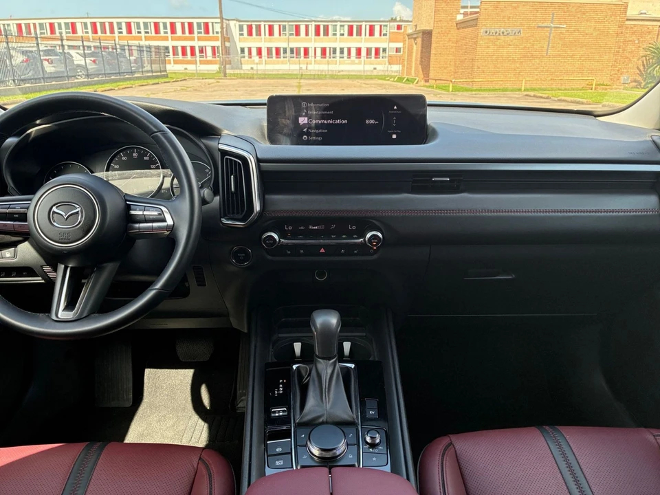 2025 Mazda CX-50 - Image 19 of 31