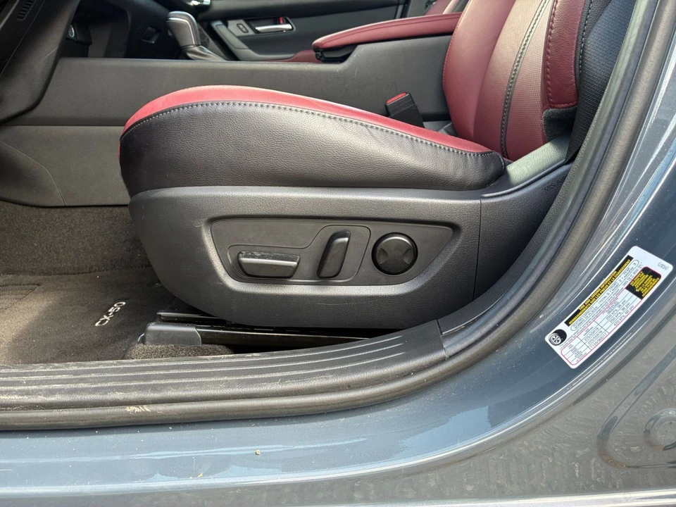 2025 Mazda CX-50 - Image 24 of 31