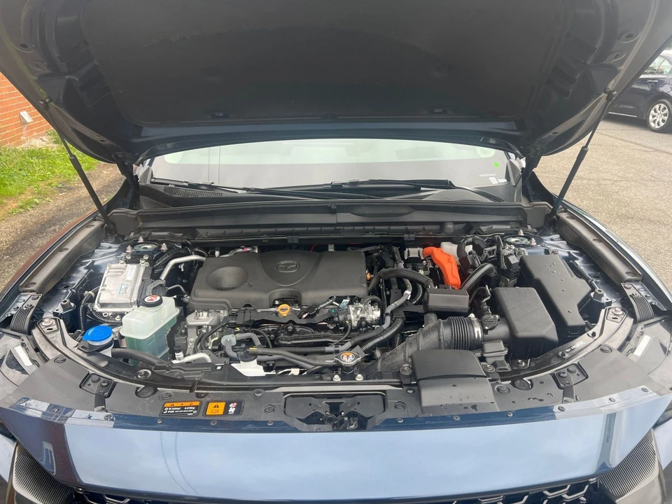 2025 Mazda CX-50 - Image 29 of 31
