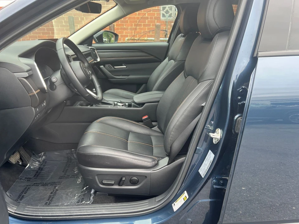 2025 Mazda CX-50 - Image 18 of 31