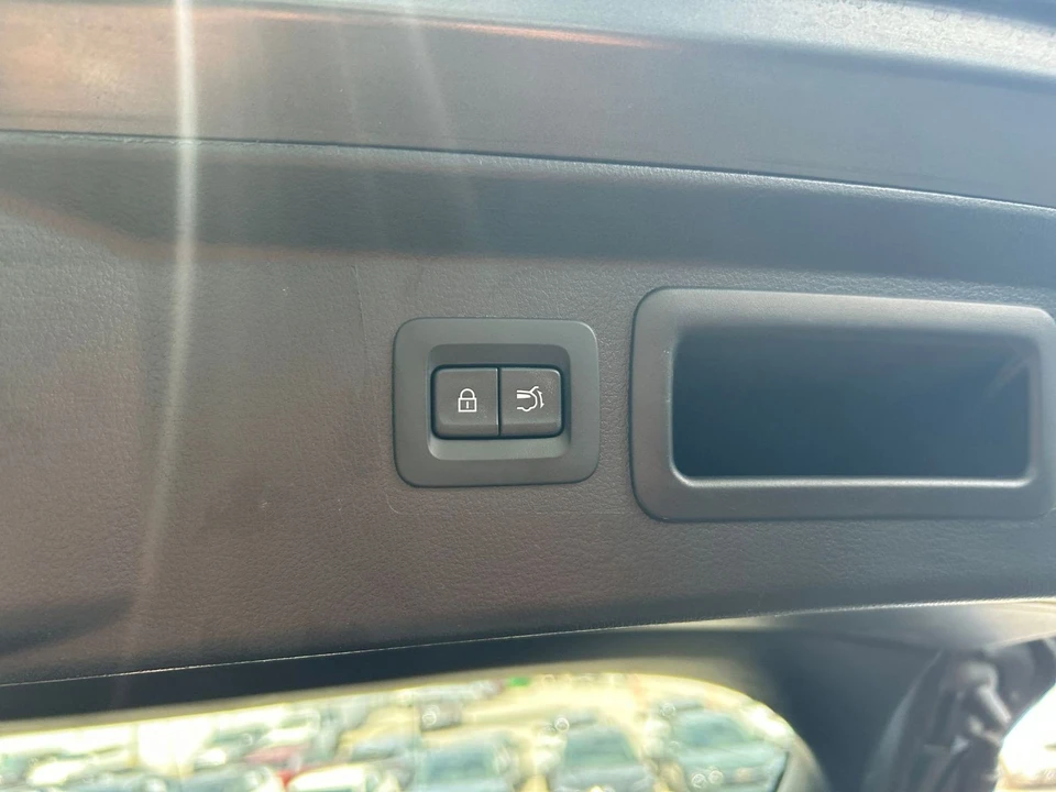2025 Mazda CX-50 - Image 22 of 31
