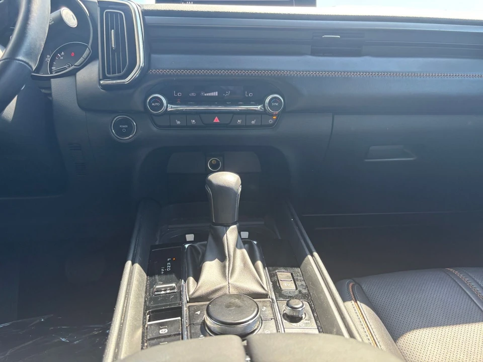 2025 Mazda CX-50 - Image 19 of 31