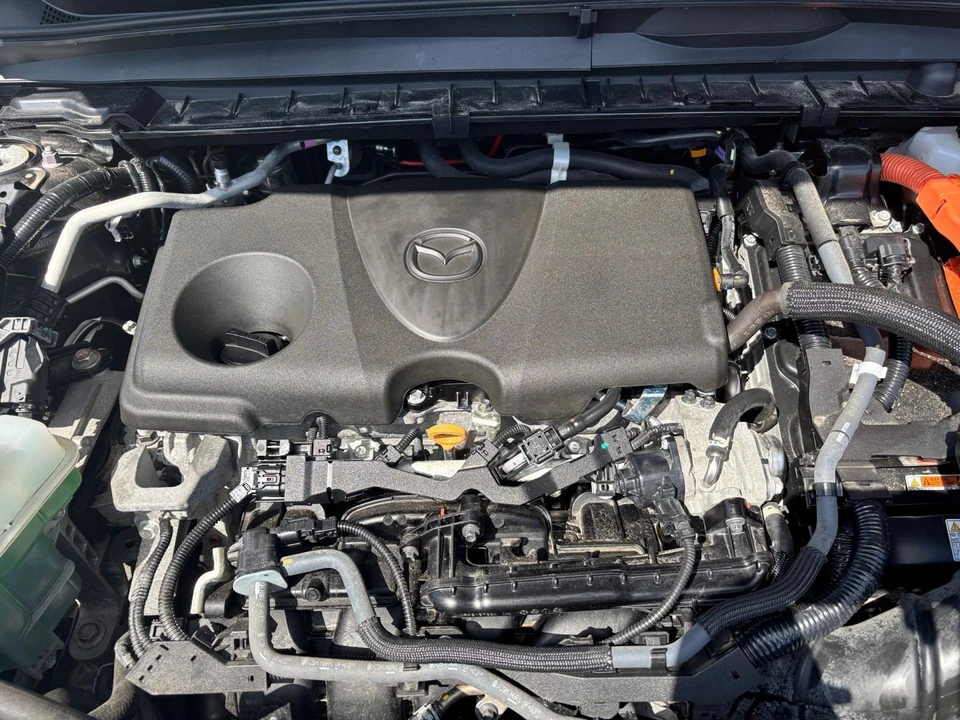 2025 Mazda CX-50 - Image 24 of 31