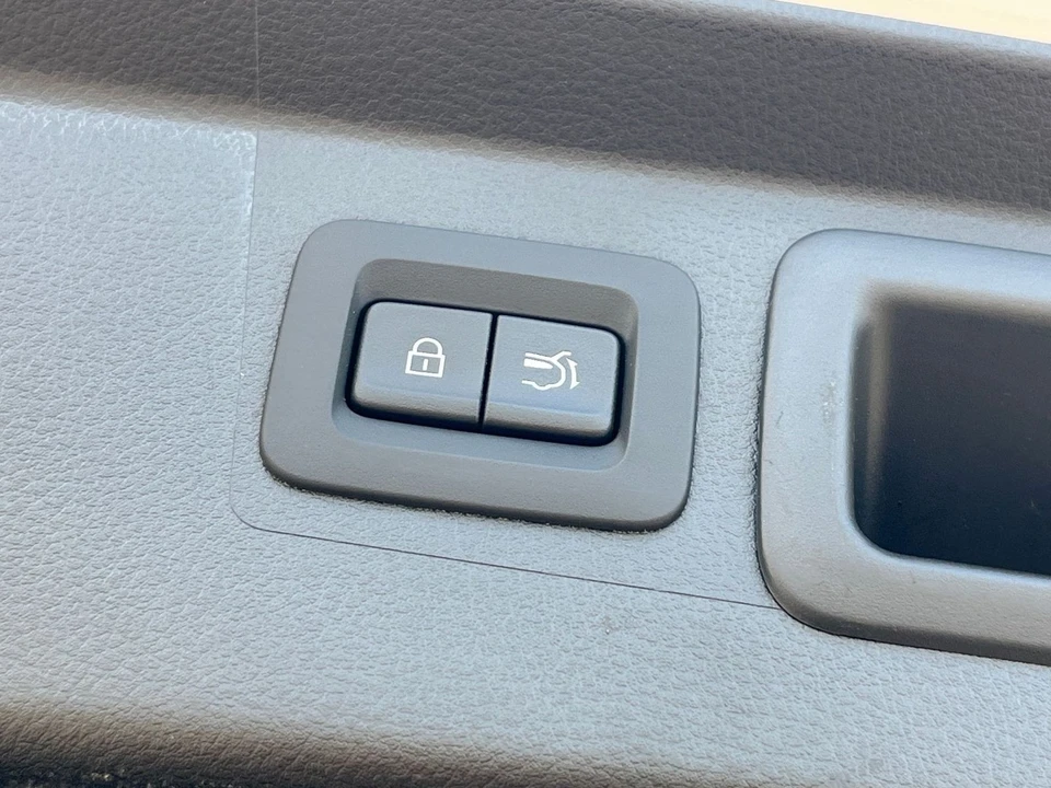2025 Mazda CX-50 - Image 25 of 31