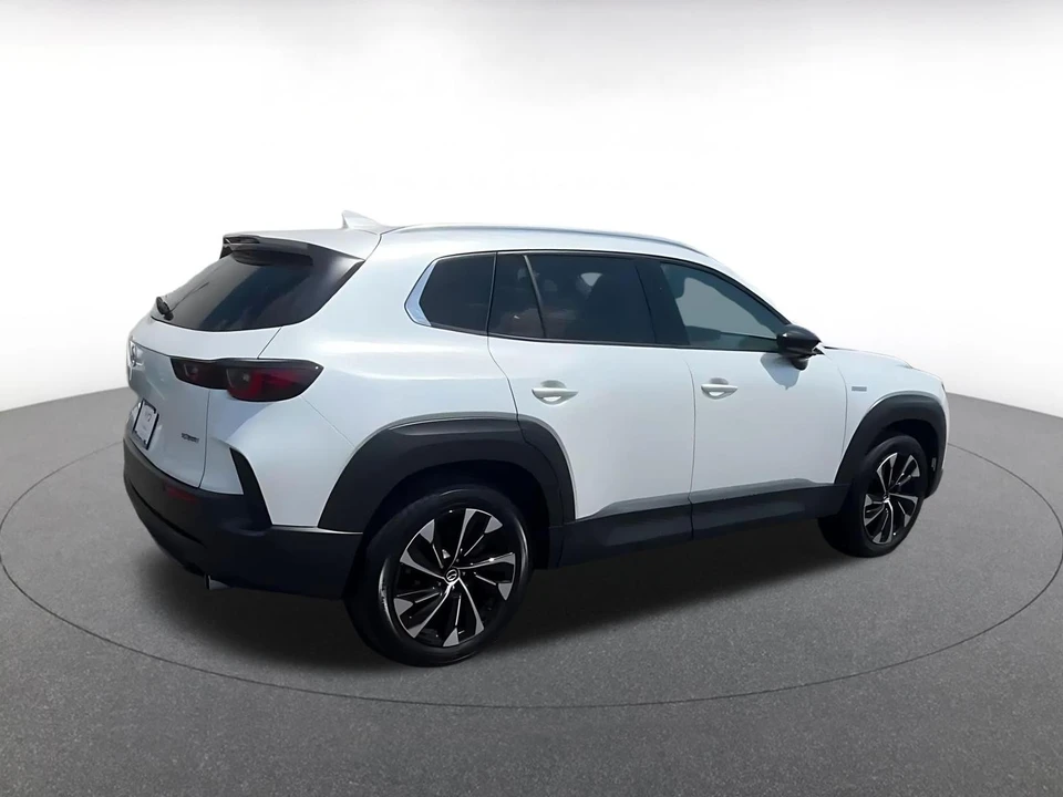 2025 Mazda CX-50 - Image 17 of 31