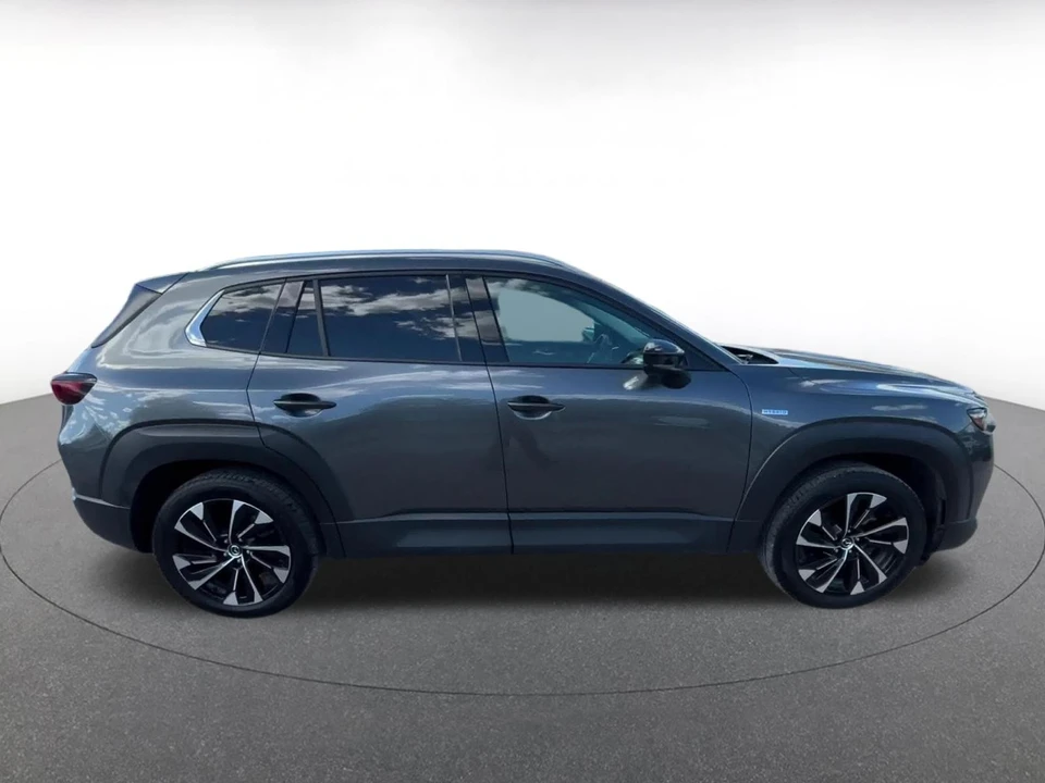 2025 Mazda CX-50 - Image 18 of 31