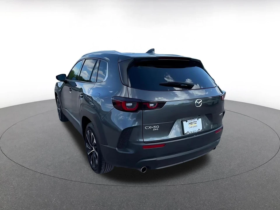 2025 Mazda CX-50 - Image 13 of 31
