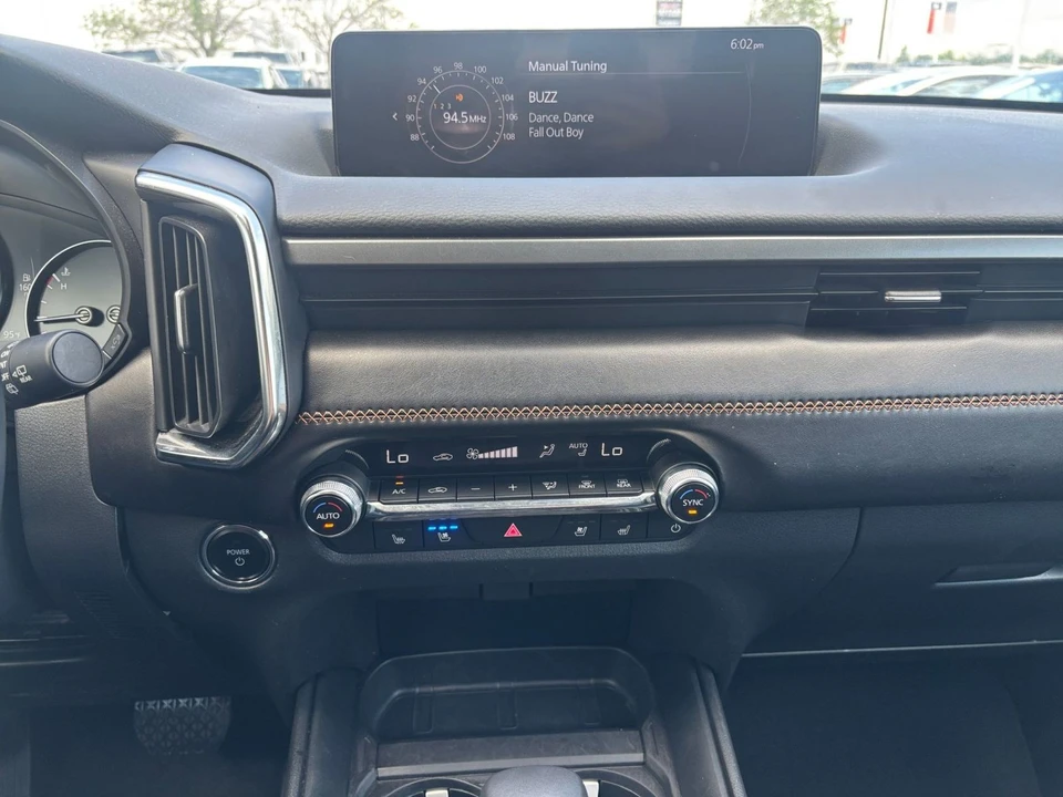 2025 Mazda CX-50 - Image 19 of 31