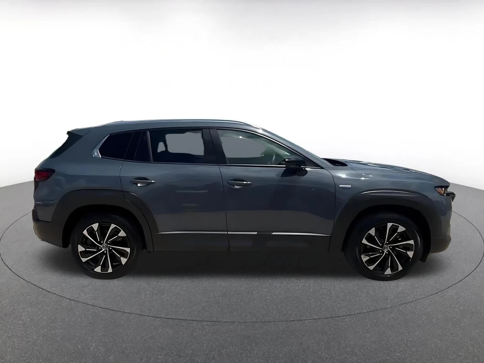 2025 Mazda CX-50 - Image 18 of 31